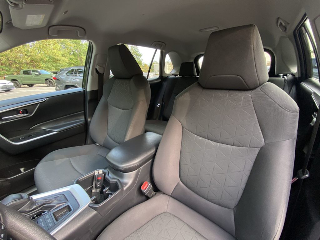 Thumbnail: 2024 Toyota RAV4 - 10