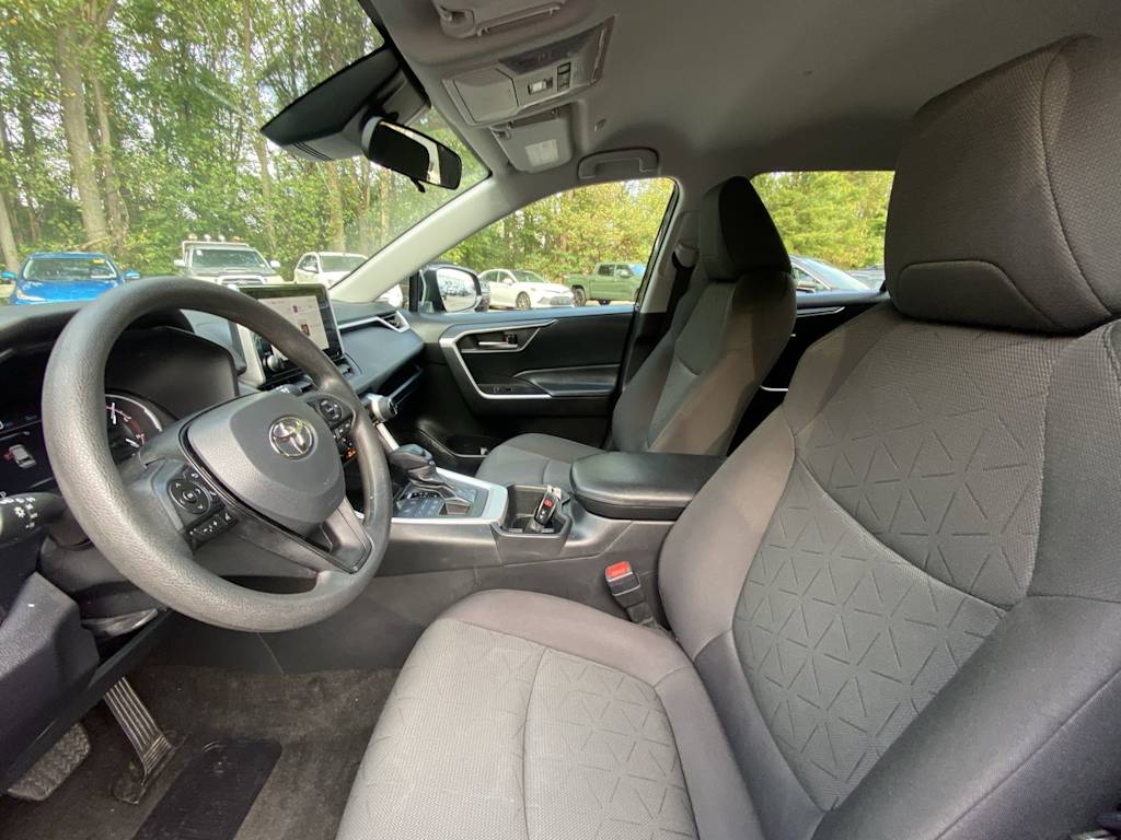 Thumbnail: 2024 Toyota RAV4 - 9