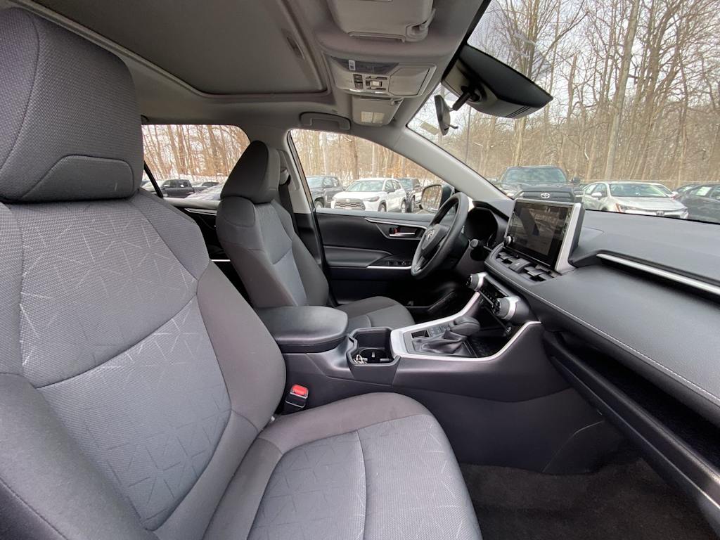 Thumbnail: 2025 Toyota RAV4 - 25