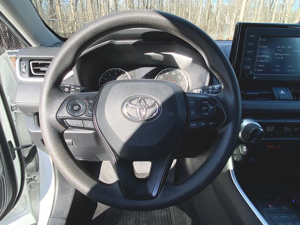 2022 Toyota RAV4 XLE 11