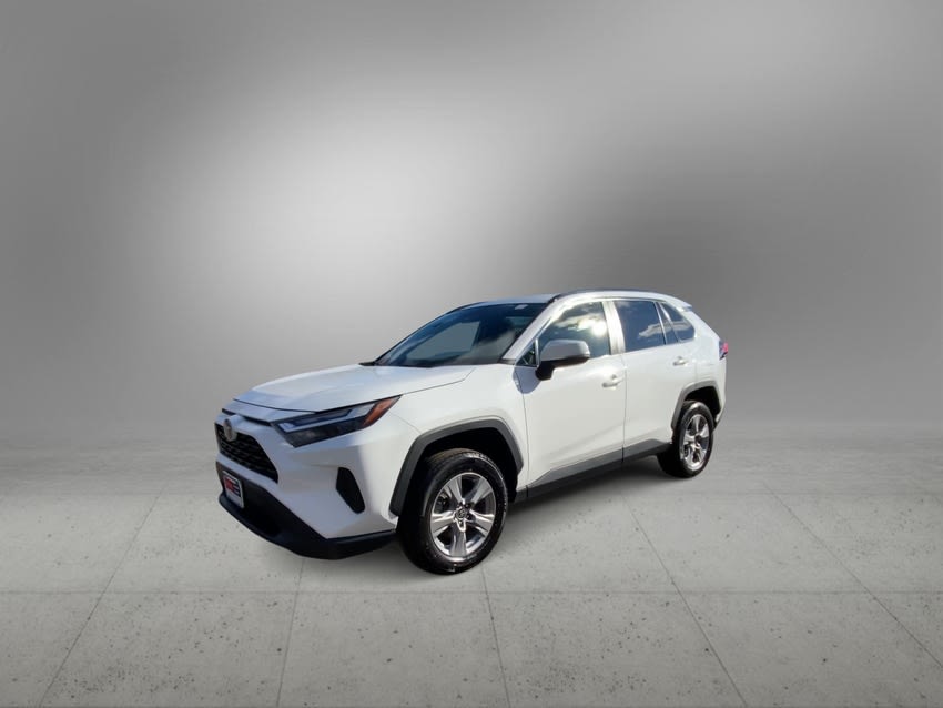 2022 Toyota RAV4 XLE 5