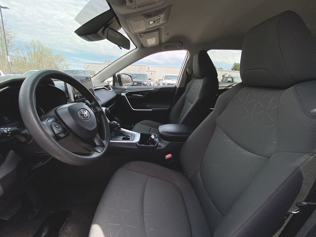 2024 Toyota RAV4 XLE 9