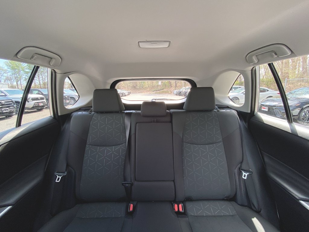 2024 Toyota RAV4 XLE 28