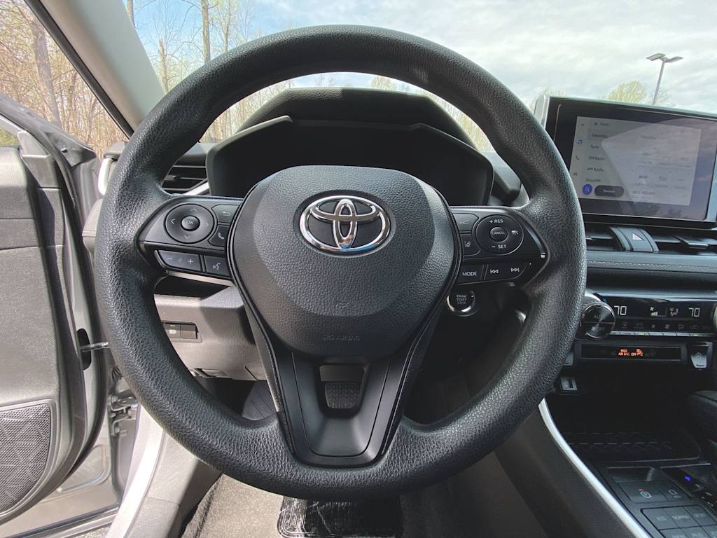 2024 Toyota RAV4 XLE 12
