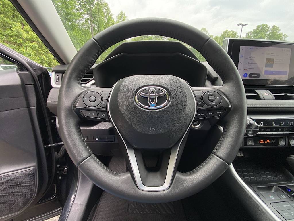 Thumbnail: 2024 Toyota RAV4 - 12