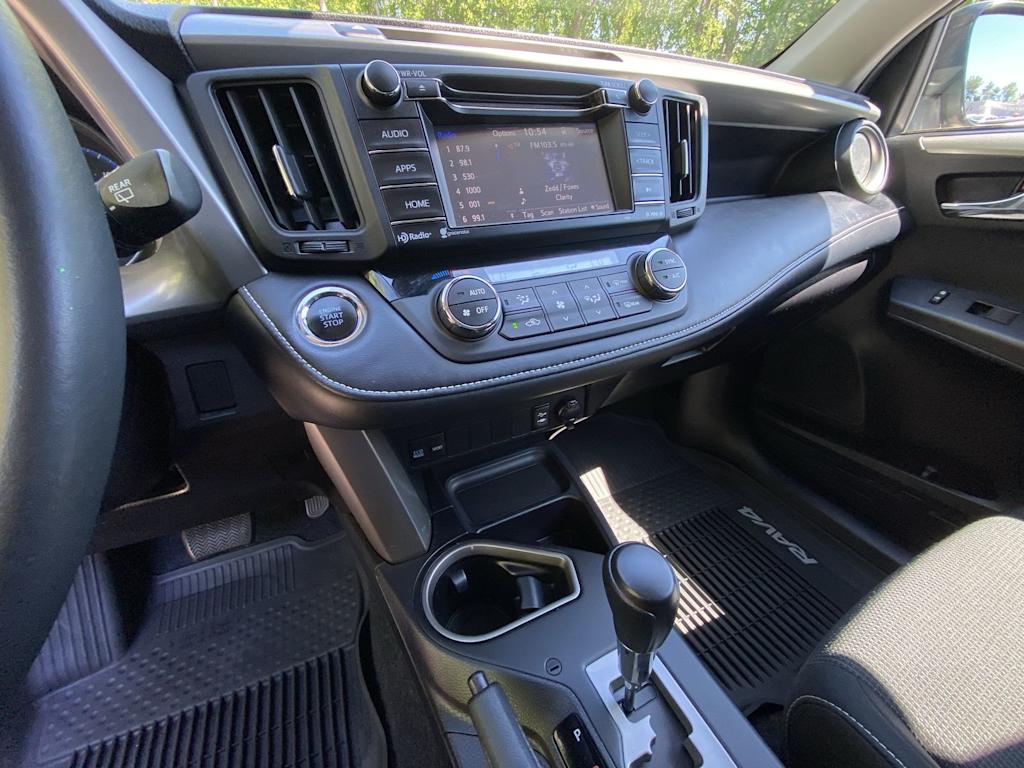 Thumbnail: 2018 Toyota RAV4 - 10