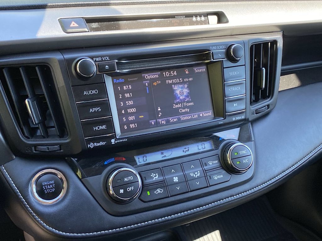 Thumbnail: 2018 Toyota RAV4 - 26