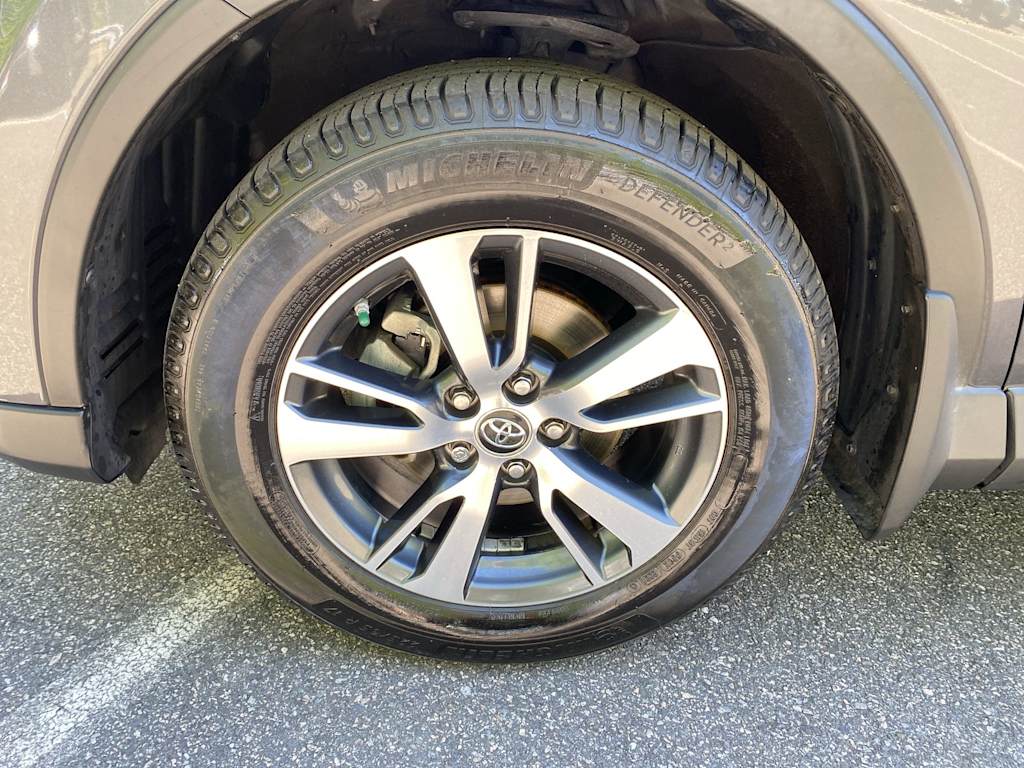 Thumbnail: 2018 Toyota RAV4 - 5