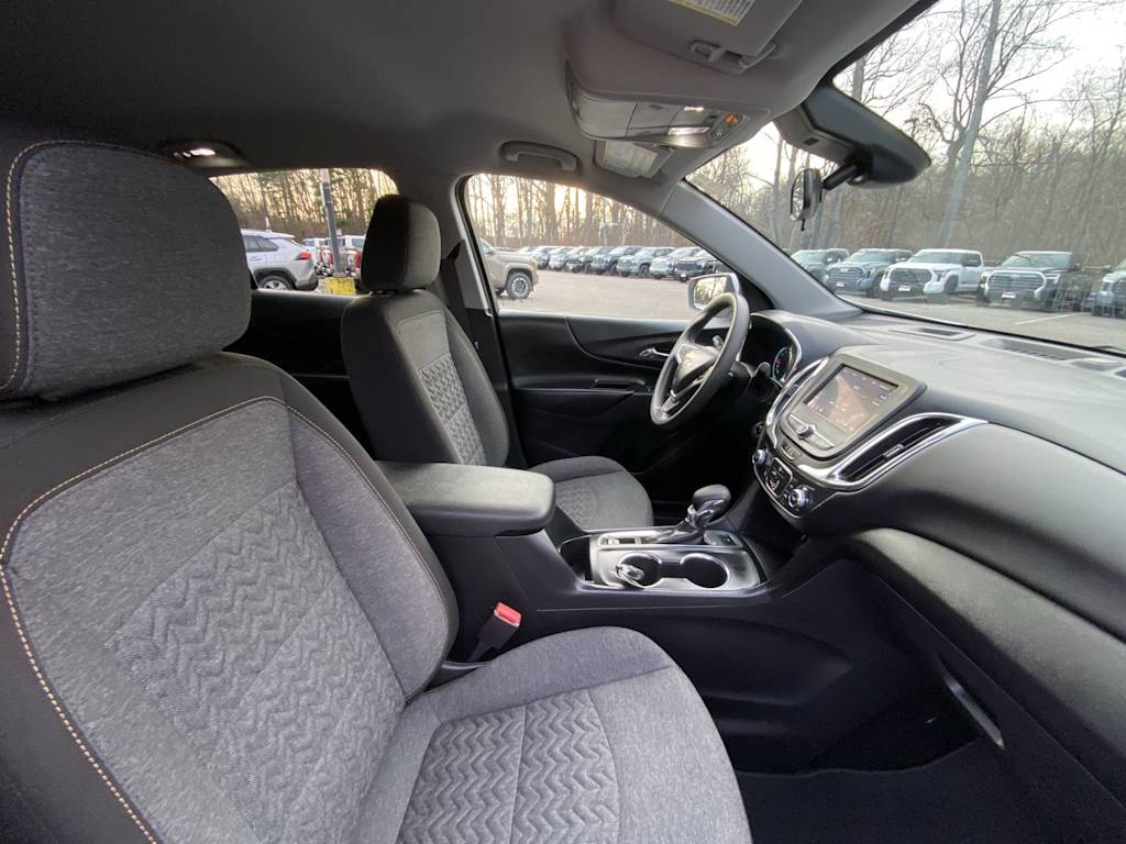 Thumbnail: 2022 Chevrolet Equinox - 31