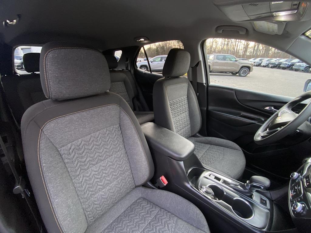 Thumbnail: 2022 Chevrolet Equinox - 32