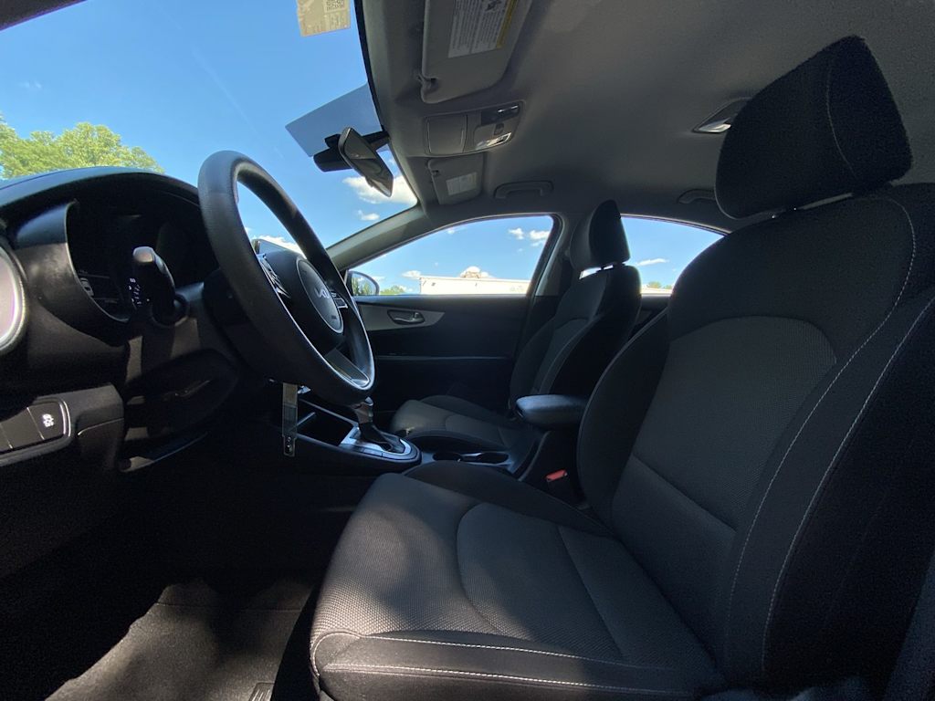Thumbnail: 2022 Kia Forte - 10