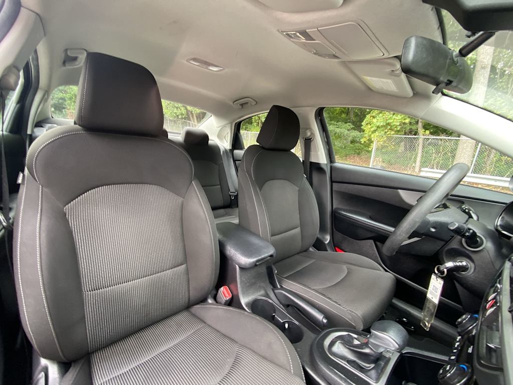 Thumbnail: 2019 Kia Forte - 32