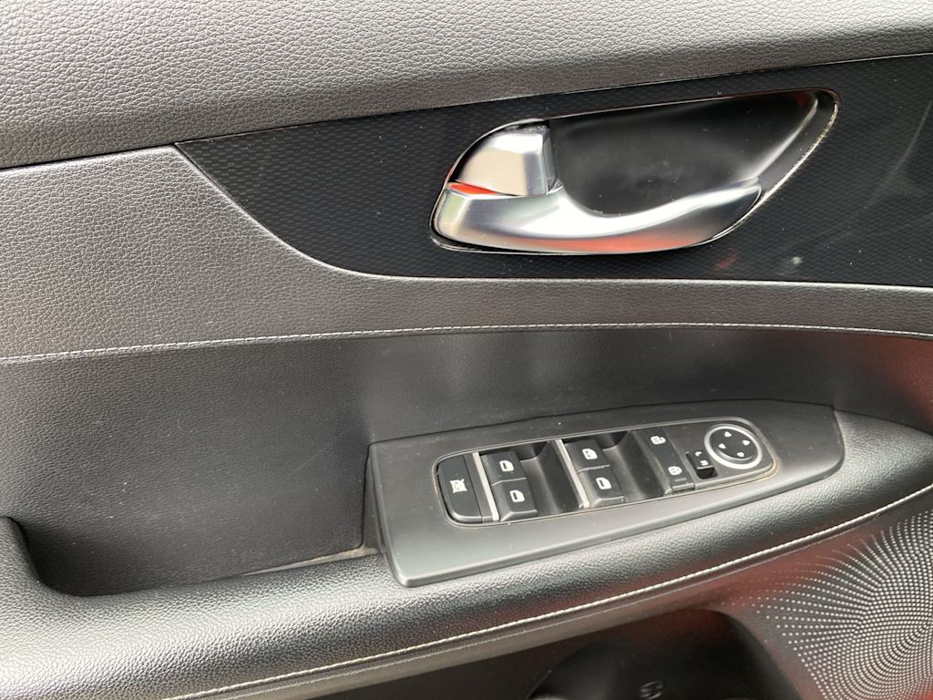 Thumbnail: 2022 Kia Forte - 27