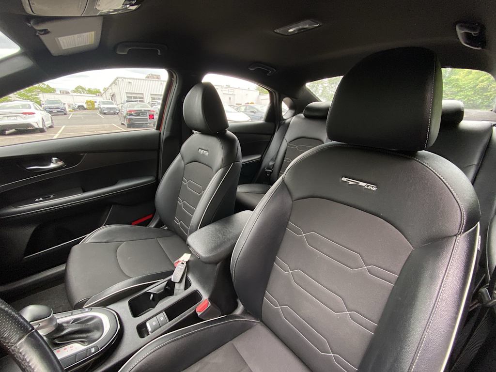Thumbnail: 2022 Kia Forte - 9