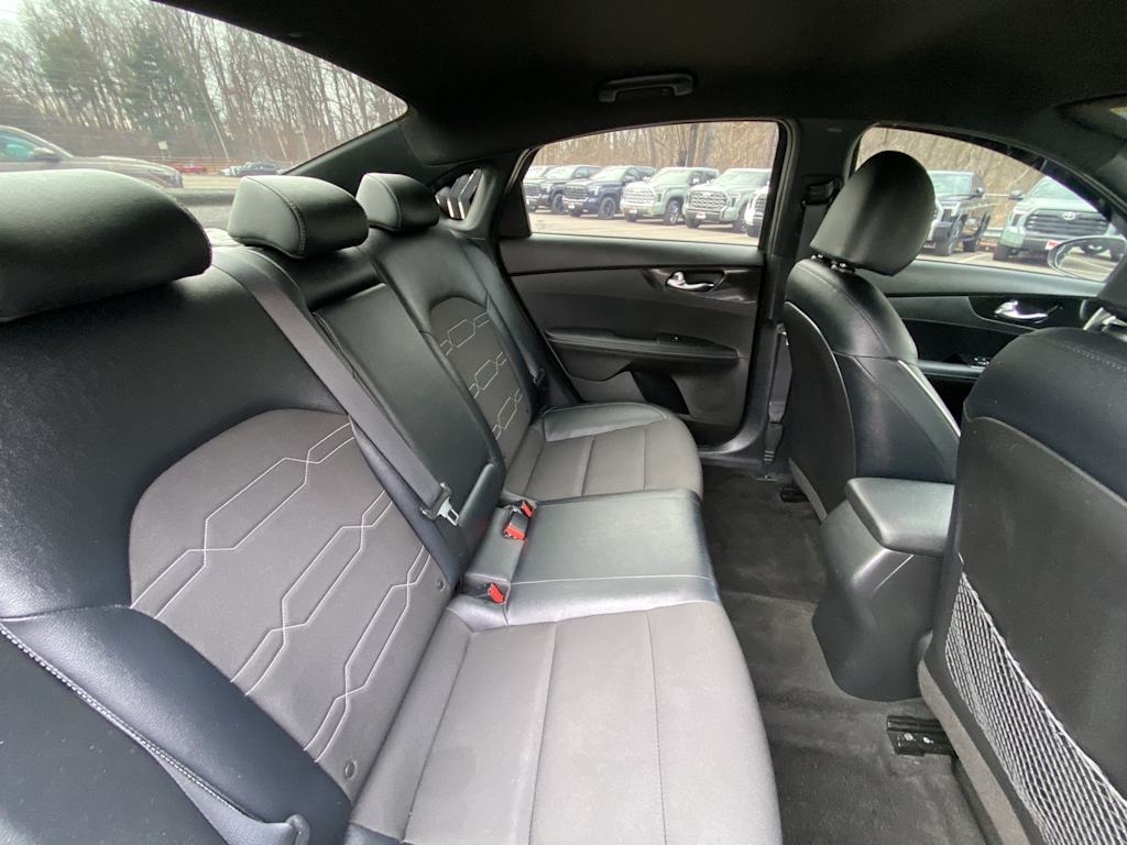 Thumbnail: 2023 Kia Forte - 30