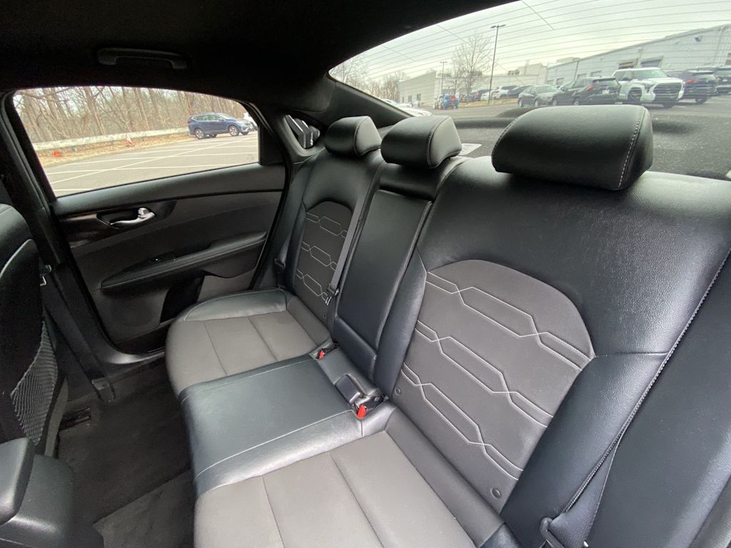 Thumbnail: 2023 Kia Forte - 9