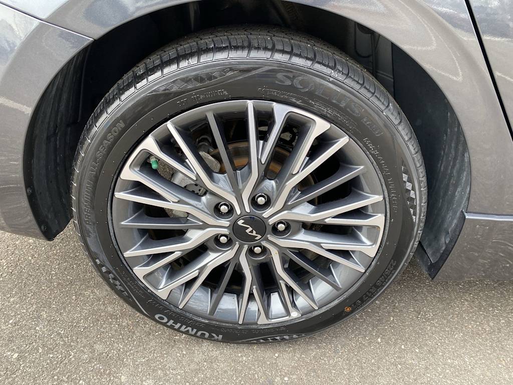 Thumbnail: 2023 Kia Forte - 25