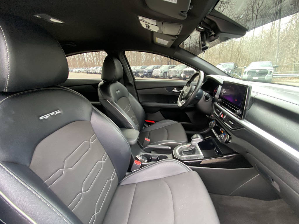 Thumbnail: 2023 Kia Forte - 28