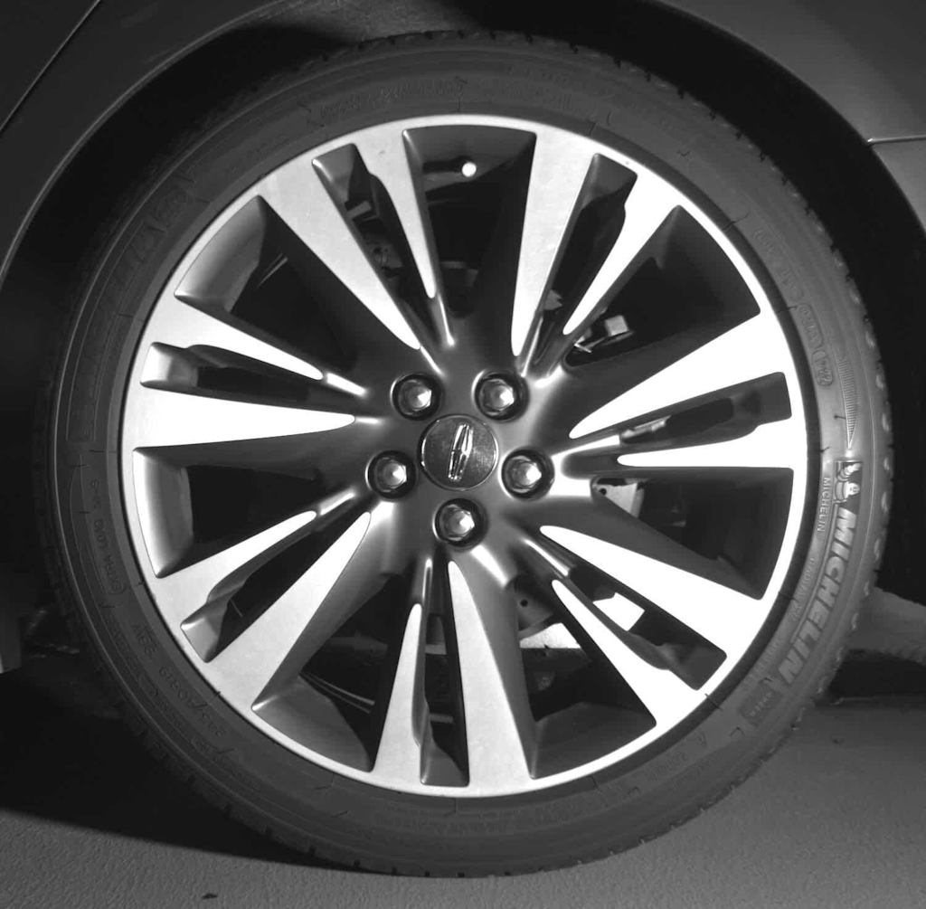 Thumbnail: 2018 Lincoln MKZ - 17