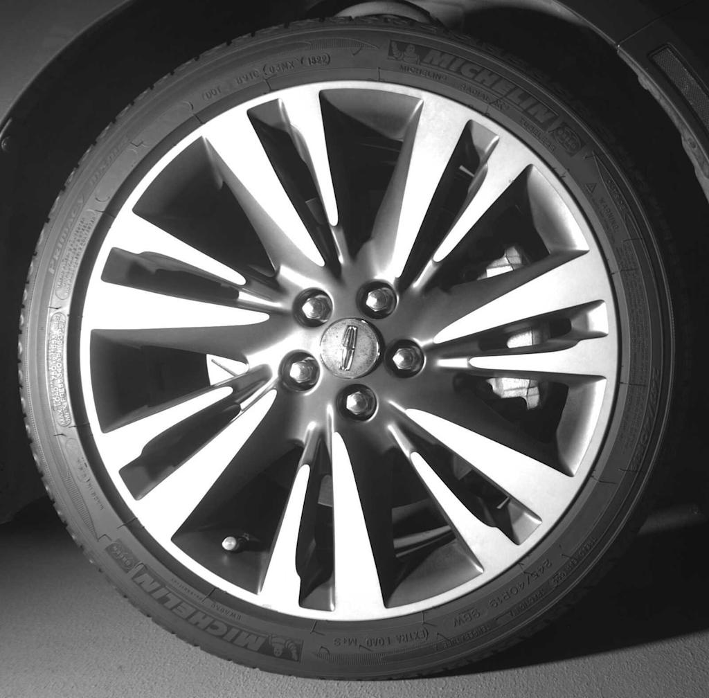 Thumbnail: 2018 Lincoln MKZ - 15