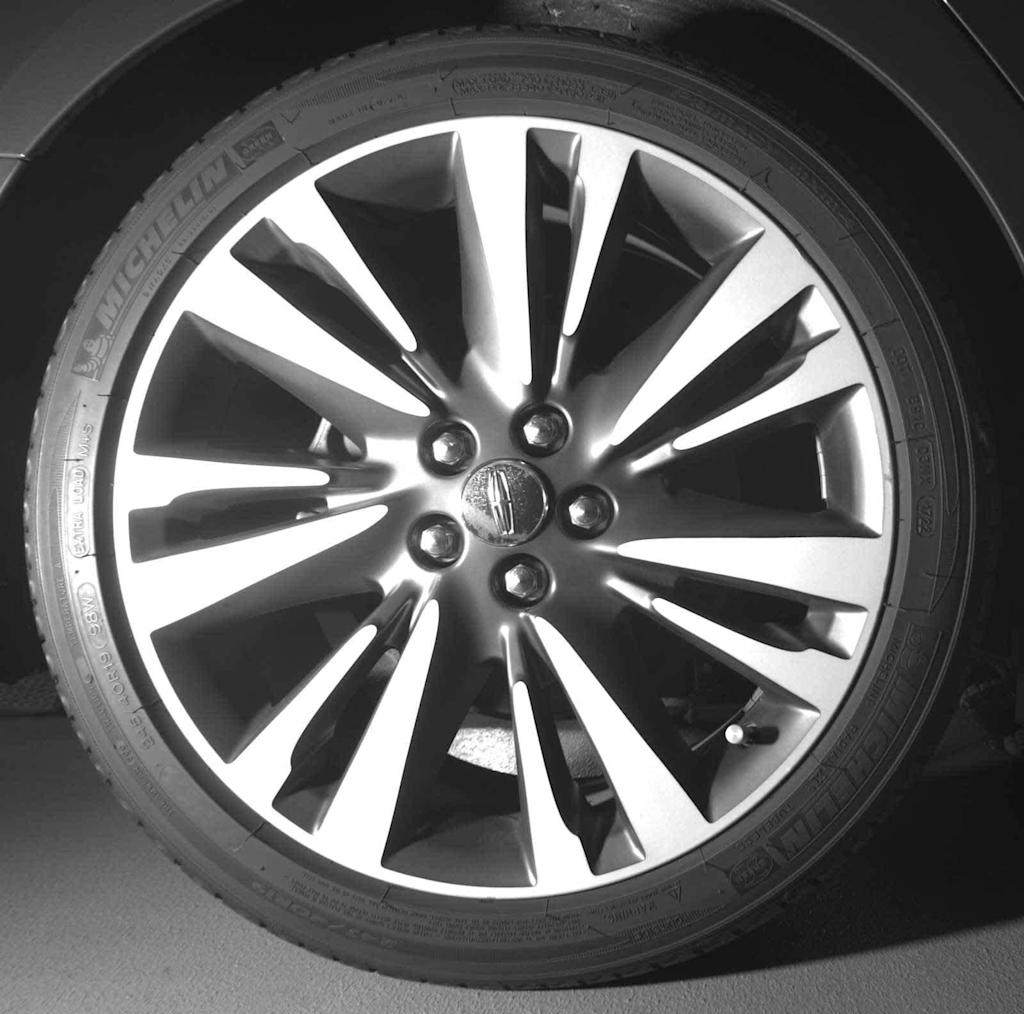 Thumbnail: 2018 Lincoln MKZ - 16