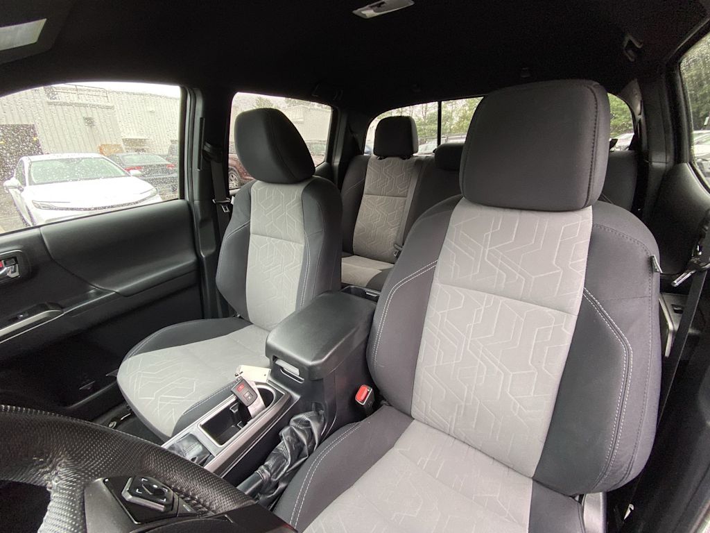 Thumbnail: 2022 Toyota Tacoma - 9