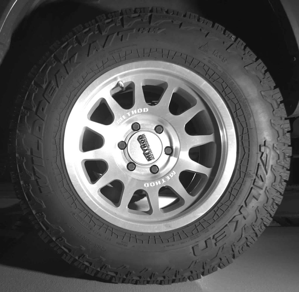 Thumbnail: 2017 Toyota Tacoma - 14