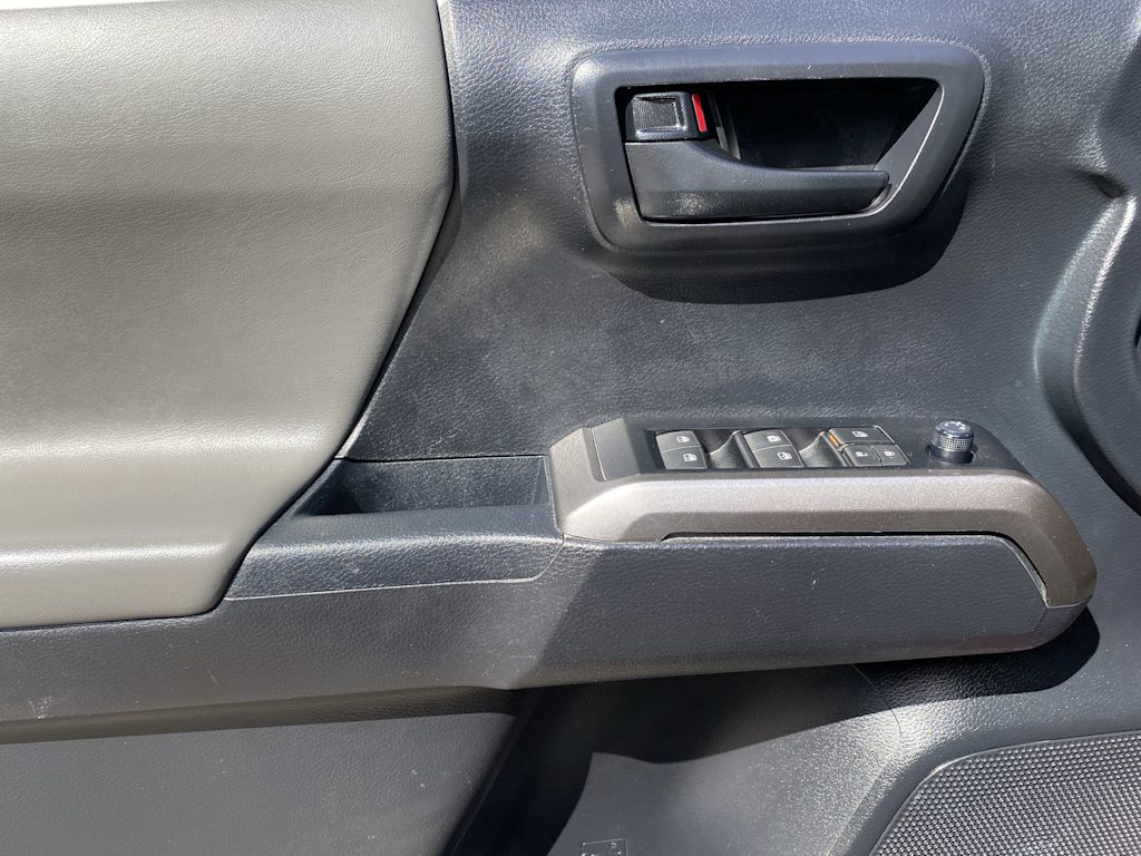 Thumbnail: 2021 Toyota Tacoma - 21