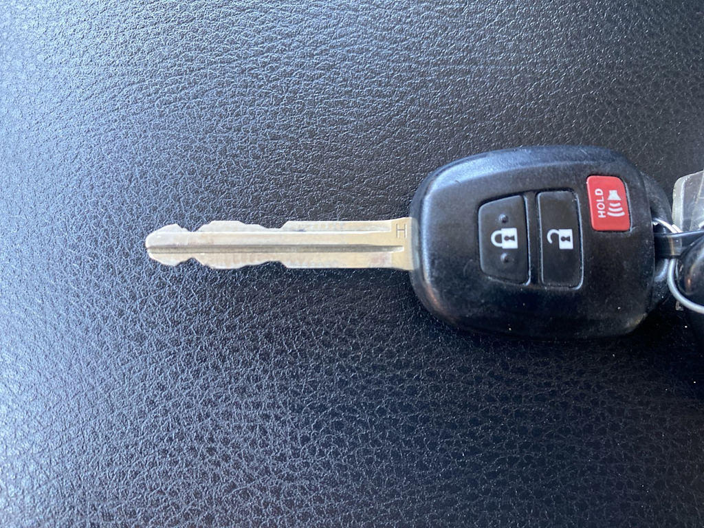 Thumbnail: 2021 Toyota Tacoma - 15