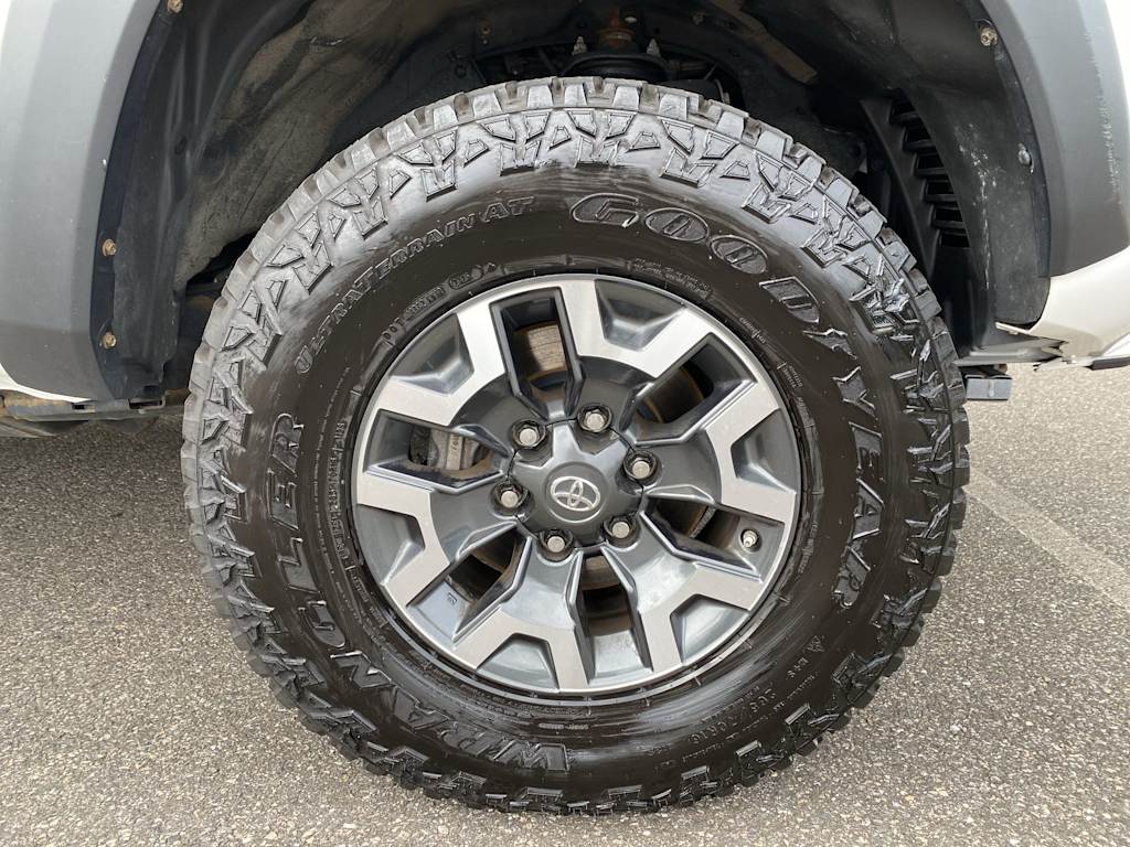 Thumbnail: 2018 Toyota Tacoma - 28
