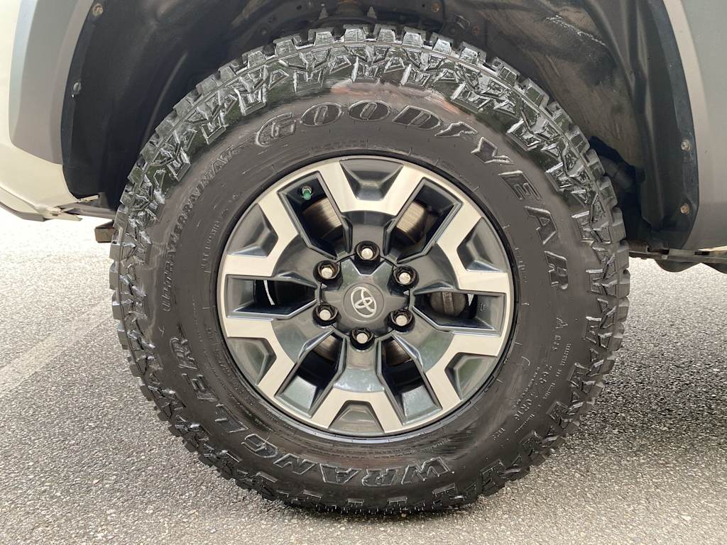 Thumbnail: 2018 Toyota Tacoma - 6