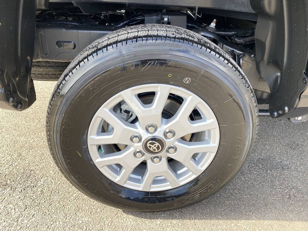 Thumbnail: 2025 Toyota Tacoma - 25