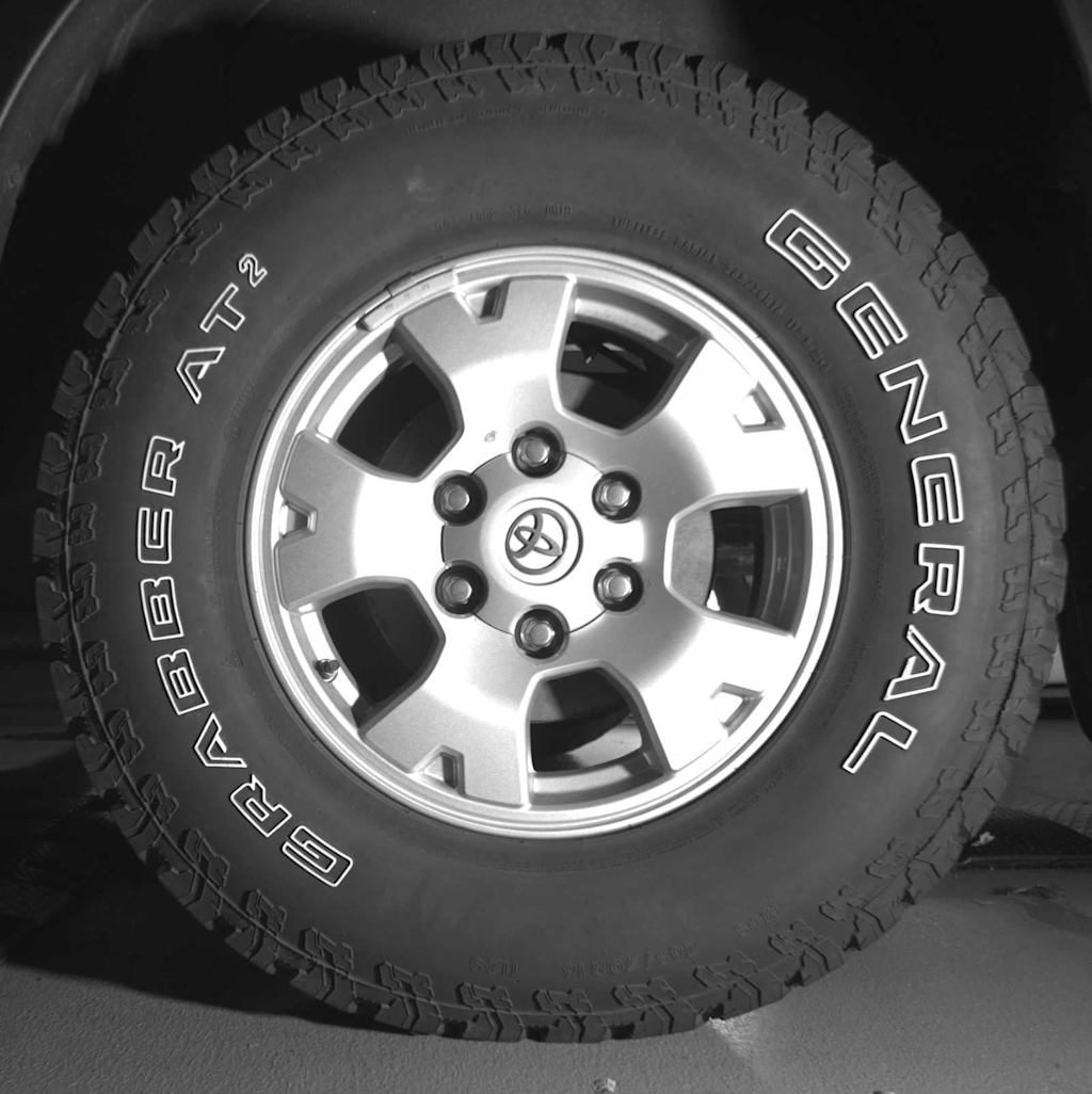 Thumbnail: 2014 Toyota Tacoma - 16