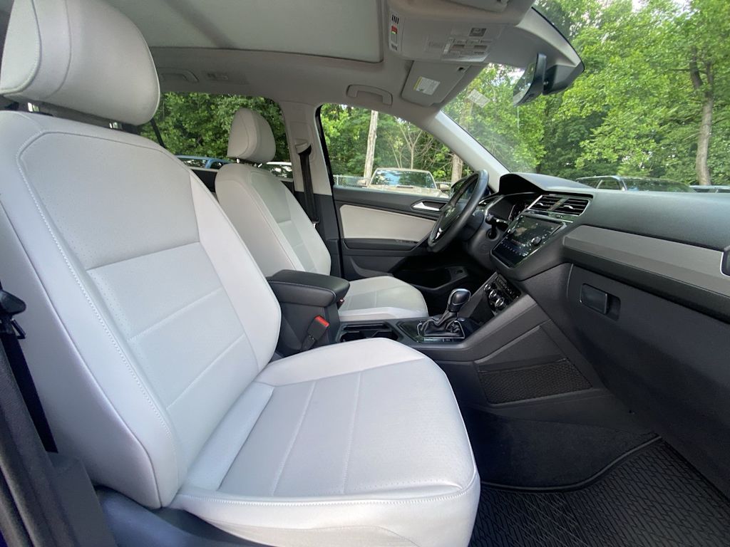 Thumbnail: 2021 Volkswagen Tiguan - 32