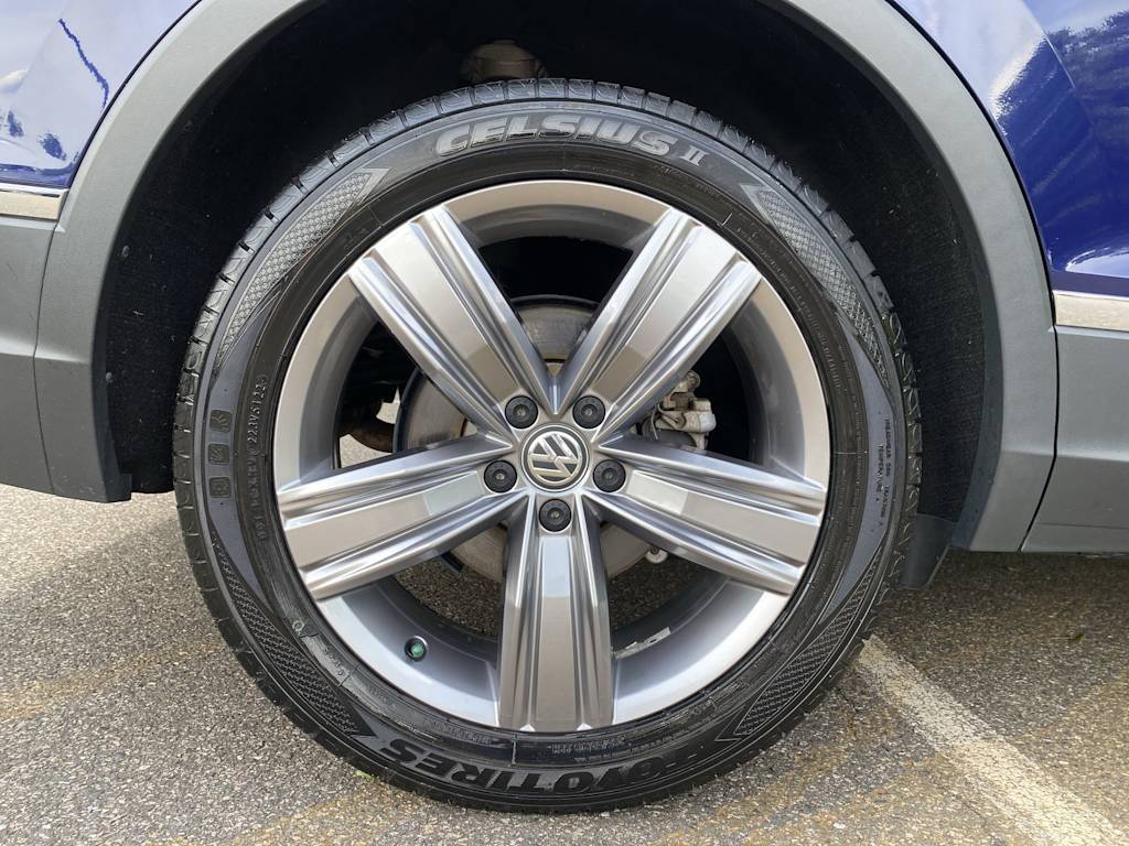 Thumbnail: 2021 Volkswagen Tiguan - 28