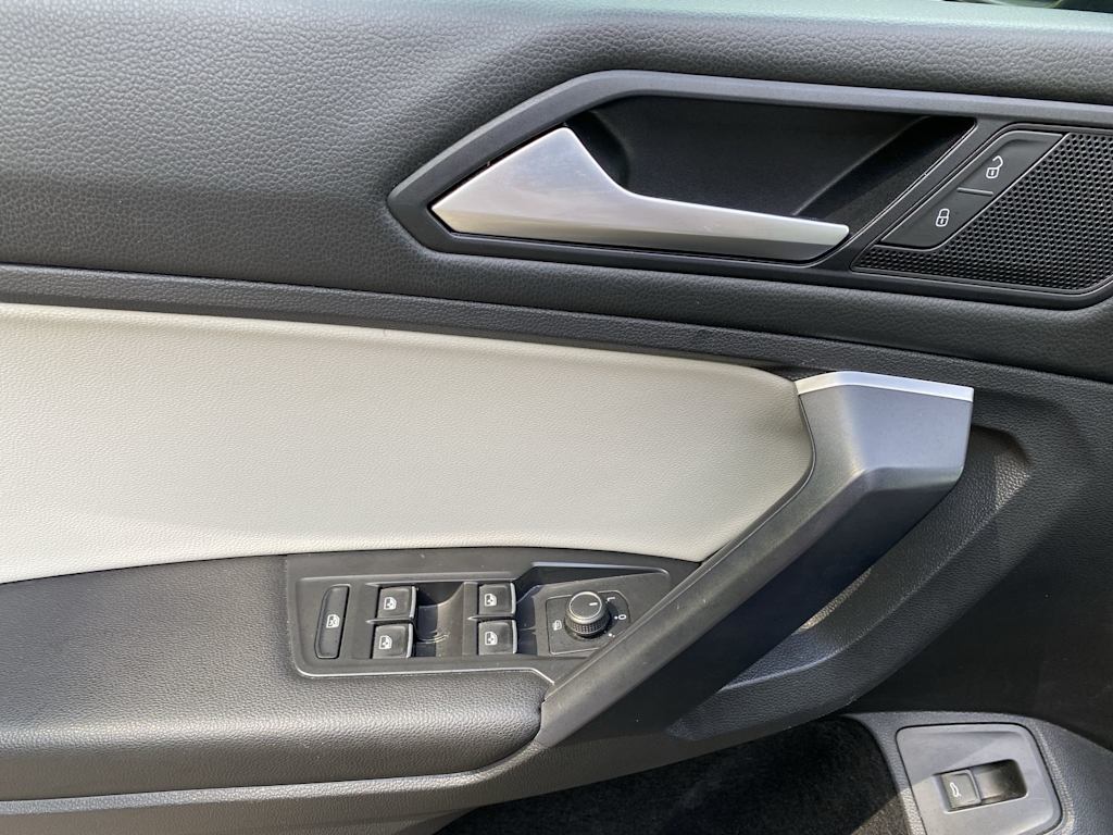 Thumbnail: 2021 Volkswagen Tiguan - 31