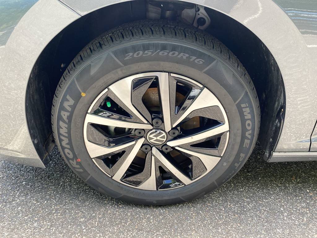 Thumbnail: 2024 Volkswagen Jetta - 5