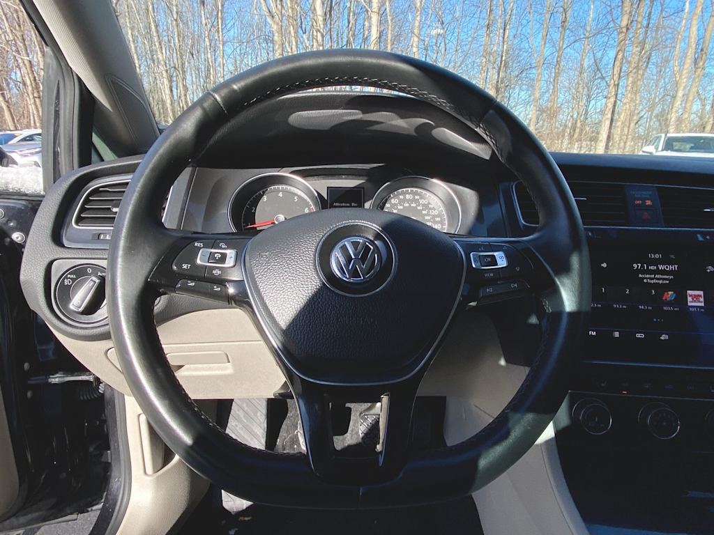 2019 Volkswagen Golf SE 8