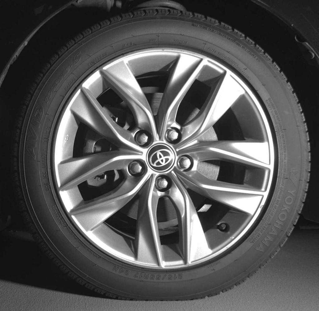 Thumbnail: 2022 Toyota Avalon - 12