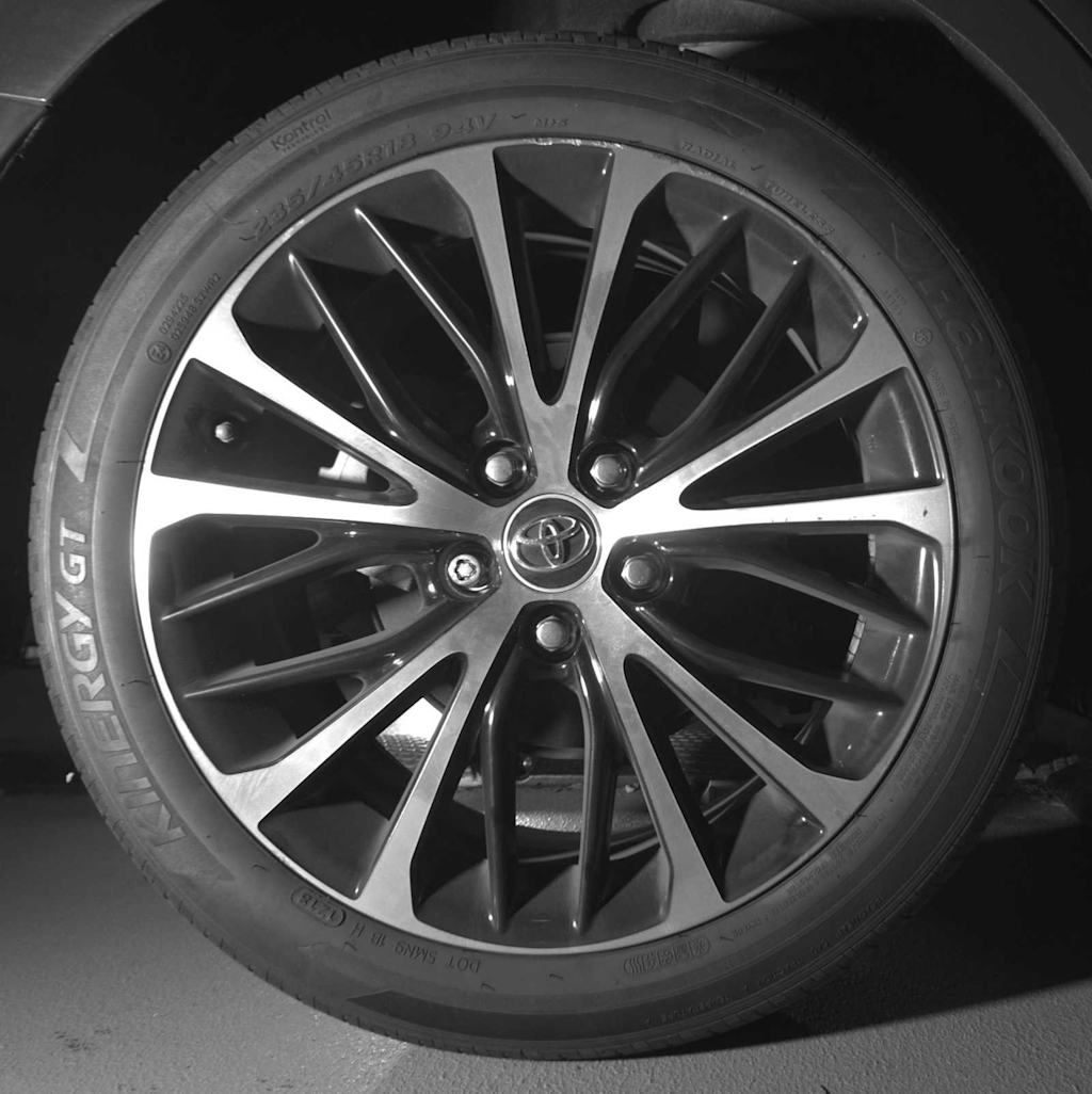 Thumbnail: 2018 Toyota Camry - 15