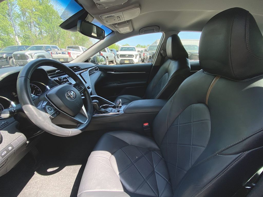 2018 Toyota Camry XLE 8
