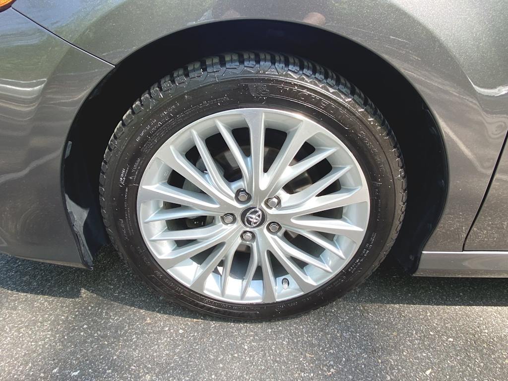 2018 Toyota Camry XLE 6