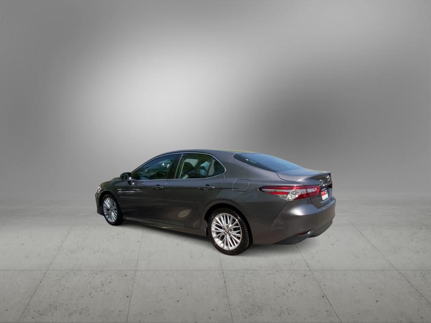 2018 Toyota Camry XLE 17