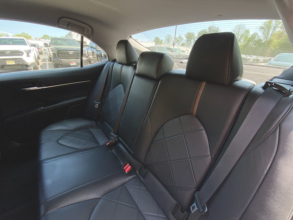 2018 Toyota Camry XLE 25