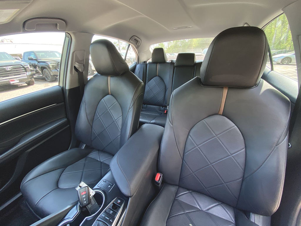 2018 Toyota Camry XLE 10