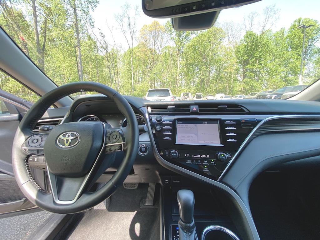 2018 Toyota Camry XLE 2
