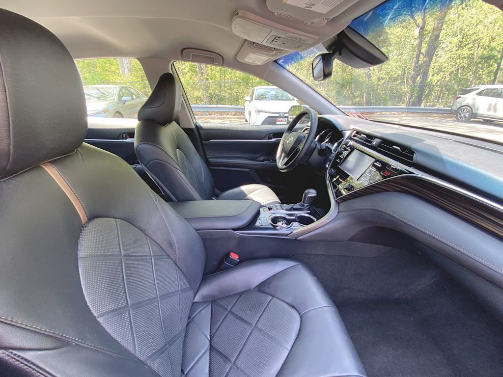 2018 Toyota Camry XLE 9