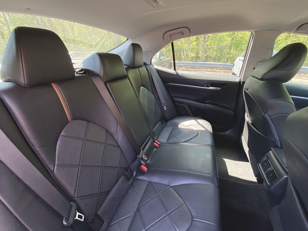 2018 Toyota Camry XLE 26