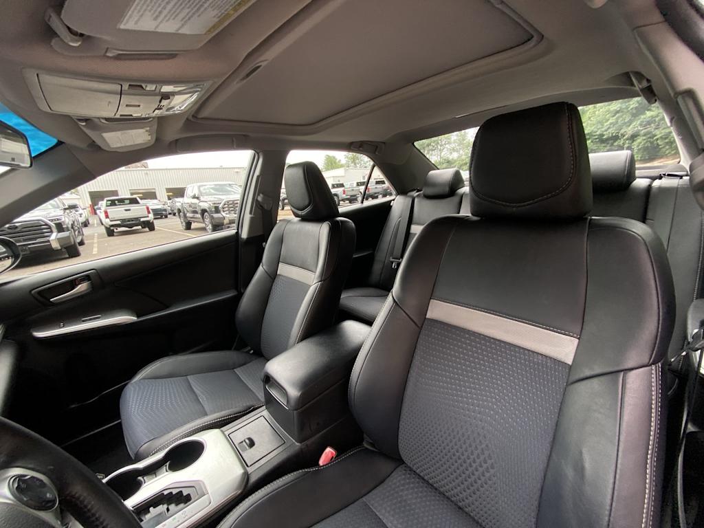 Thumbnail: 2014 Toyota Camry - 11