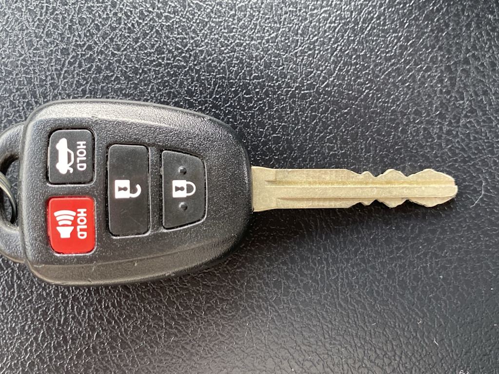 Thumbnail: 2014 Toyota Camry - 18